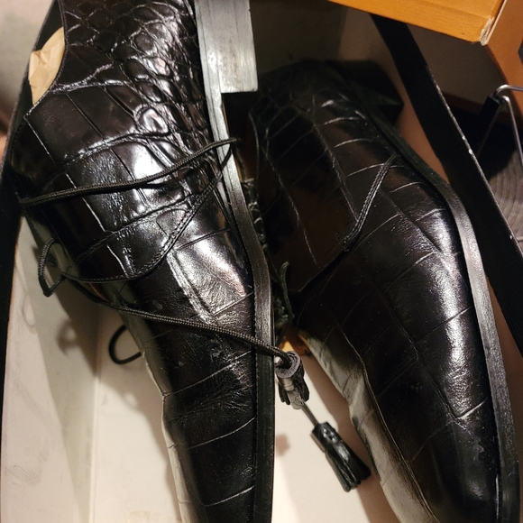 Men's Shoes - Picture 3 of 9